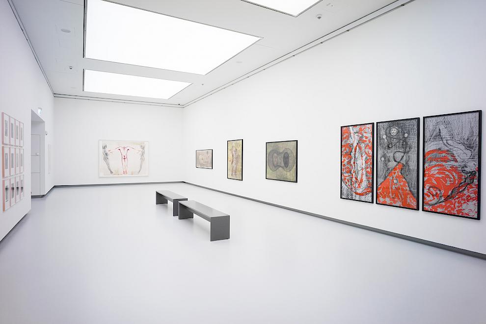 Birgit Jürgenssen. Ich bin. Installationsansicht. Kunsthalle Tübingen, 2018. Foto: Ulrich Metz