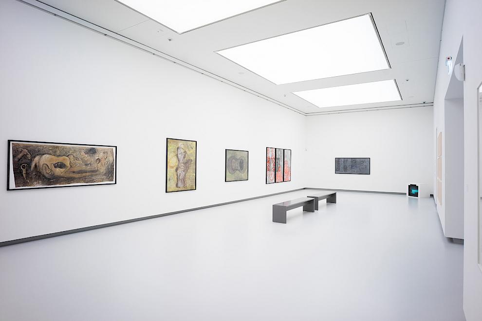Birgit Jürgenssen. Ich bin. Installationsansicht. Kunsthalle Tübingen, 2018. Foto: Ulrich Metz