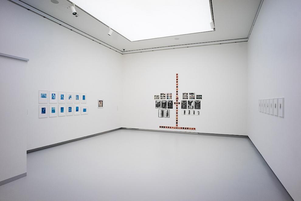 Birgit Jürgenssen. Ich bin. Installationsansicht. Kunsthalle Tübingen, 2018. Foto: Ulrich Metz