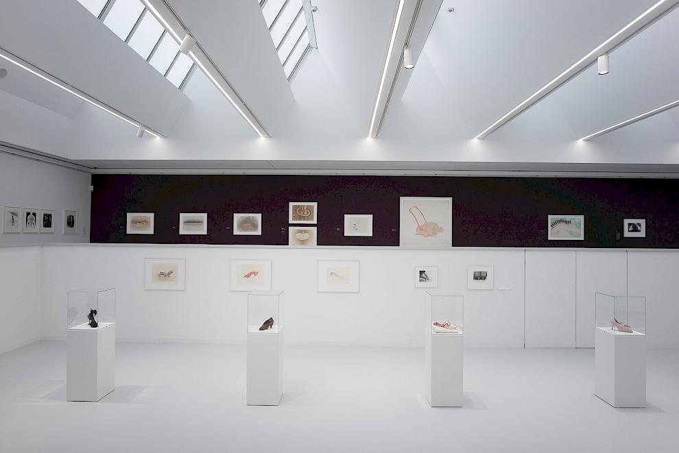 Birgit Jürgenssen. Ich bin. Installationsansicht. Kunsthalle Tübingen, 2018. Foto: Ulrich Metz