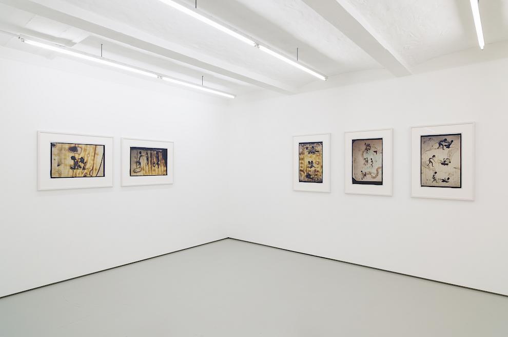 Ausstellungsansicht, Birgit Jürgenssen, Die Engel rebellieren um Mitternacht. LEVY Galerie, Berlin 2024.