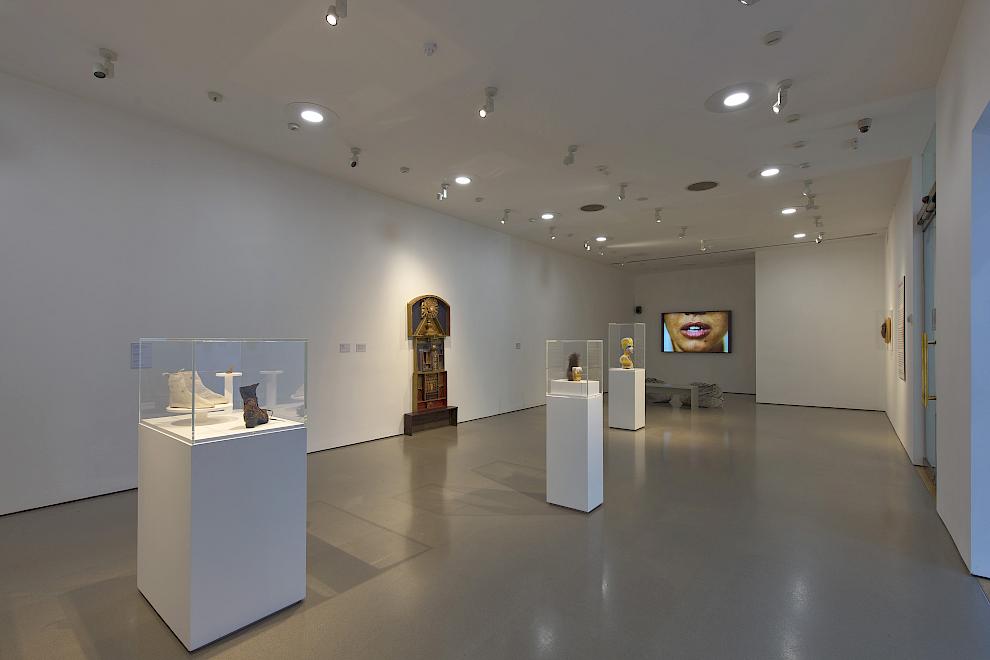 Installationview The Traumatic Surreal Henry Moore Institute, Foto: John McKenzie